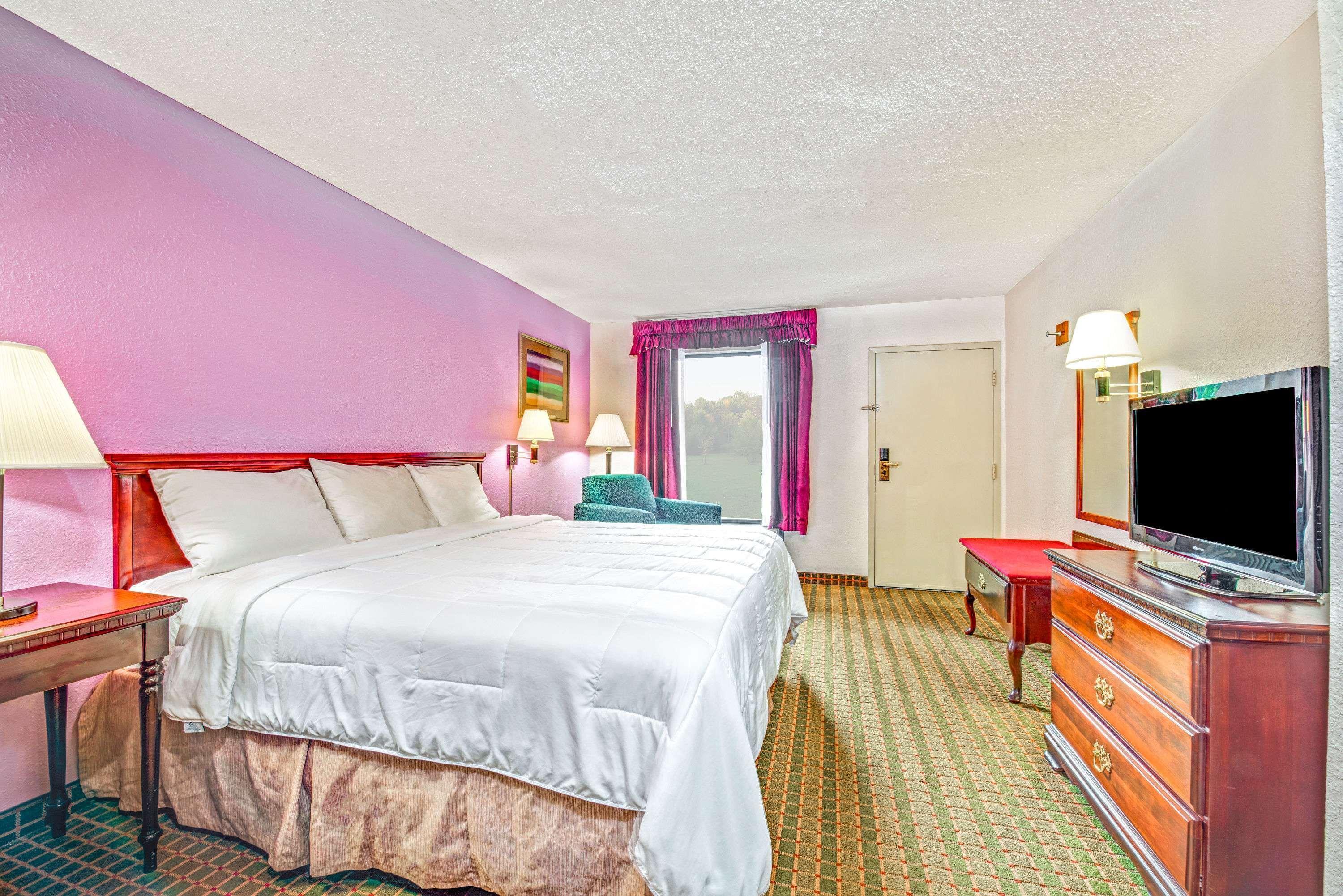 Hotel Baymont By Wyndham Mcdonough Extérieur photo