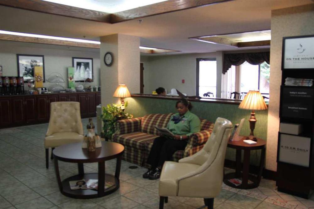Hotel Baymont By Wyndham Mcdonough Intérieur photo